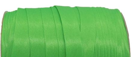 Косая бейка атласная шир. 15 мм № 334 ярко-зеленый А уп. 132 м