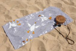 Полотенце вафельное пляжное - банное 75х150 см №51 Гусь-искупнусь